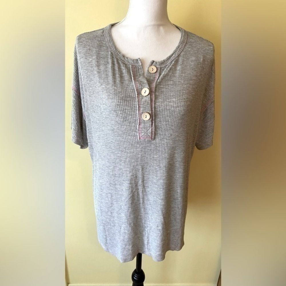 Honeyme Gray Short Sleeve Top Size‎ M